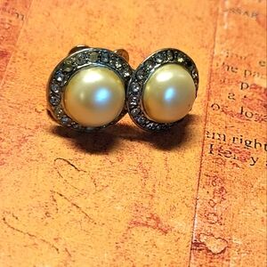 Vintage Faux Pearl and Chips screw on earrings
